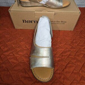 NIB Born Women's Crista Leather Sandal In Light Gold